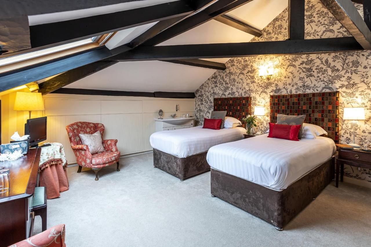 Ees Wyke Country house *