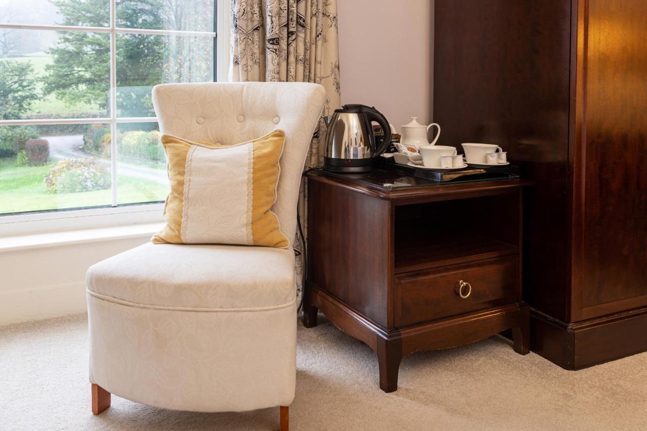 Ees Wyke Country house